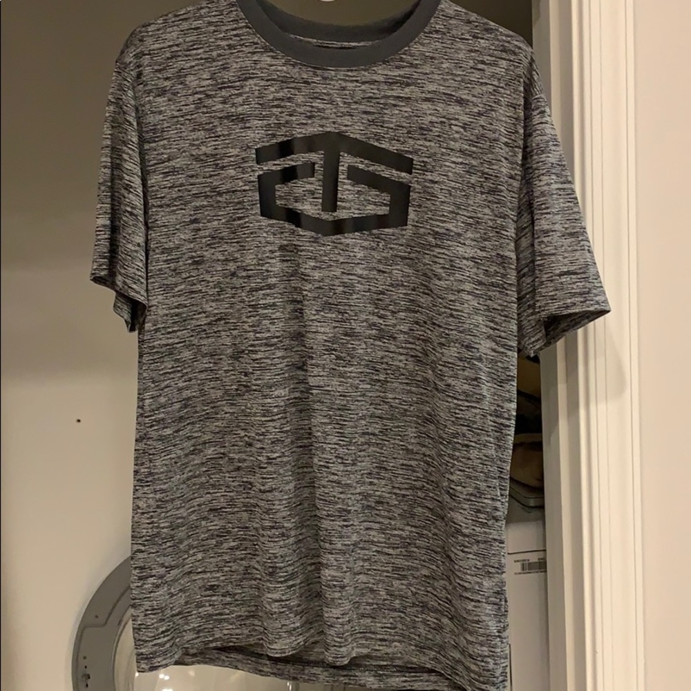 Work out shirt.